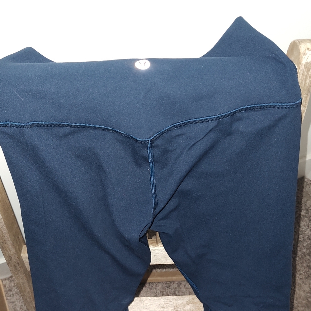 EUC Lululemon Align HR Leggings 28" Size 4